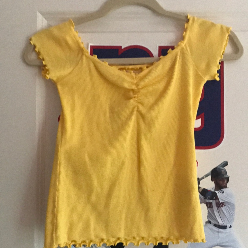 yellow t shirt